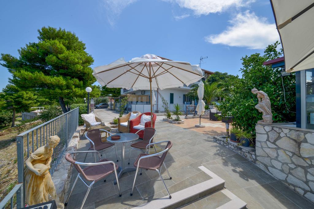 B&B Villa Nicoletta Peschici Buitenkant foto